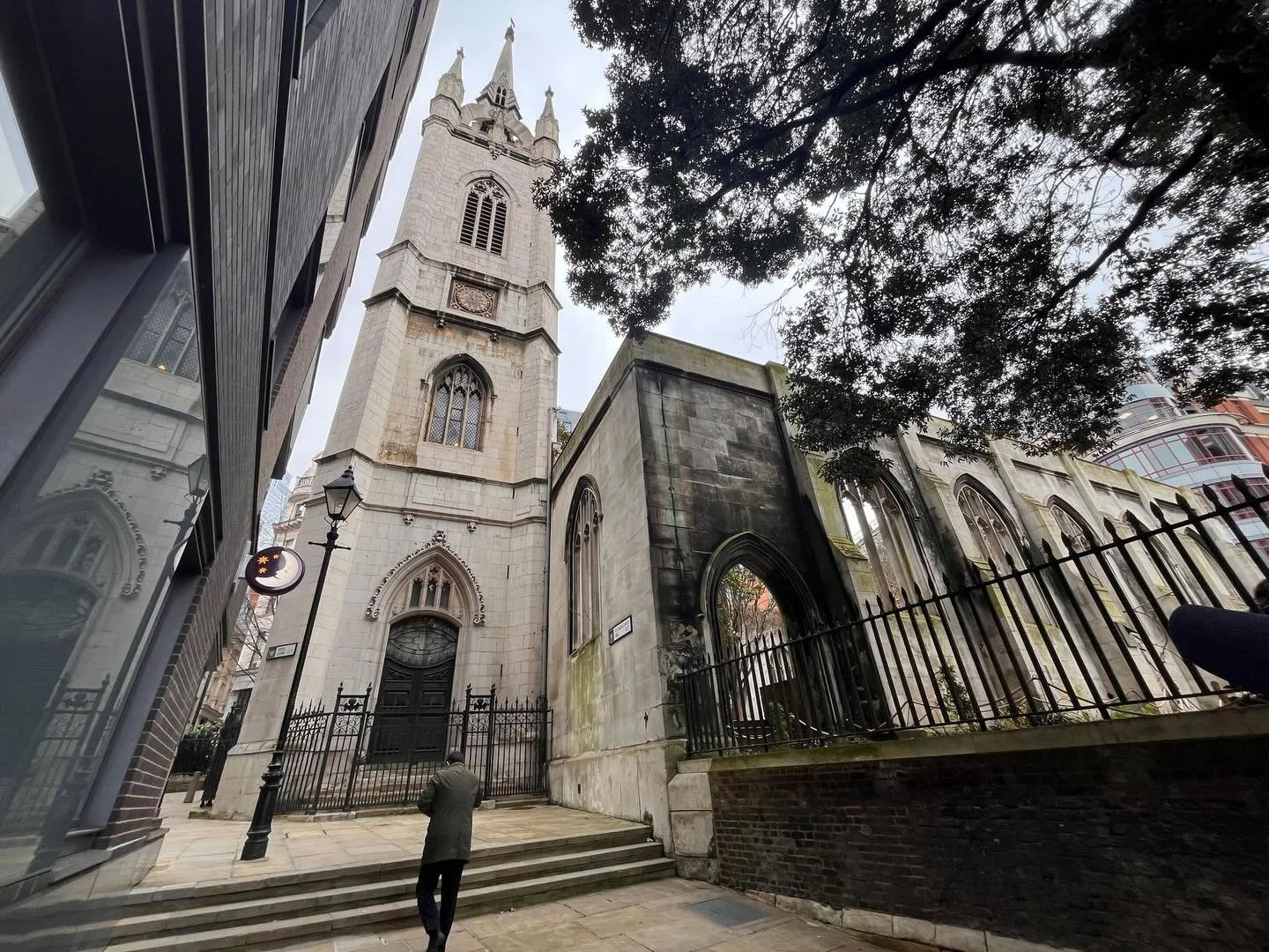 St Dunstan-in-the-East Church Garden — destroyed in blitz and turned into a public garden in 1960s - part of a London field trip of the architectural landmarks impacted by the Blitz #wwiihistory #BritishHistory #StDunstanInTheEastTransformed